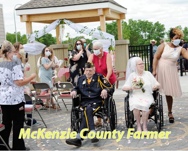 Couple renews wedding vows on 70th anniversary