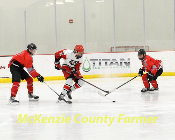 Junior Gold goes 0-2 in hockey action